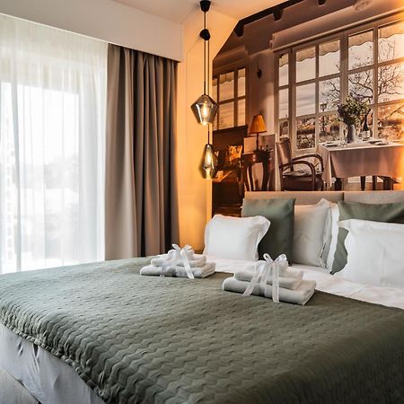 Rokusfalvy Borhotel Es Fogado Etyek Buitenkant foto